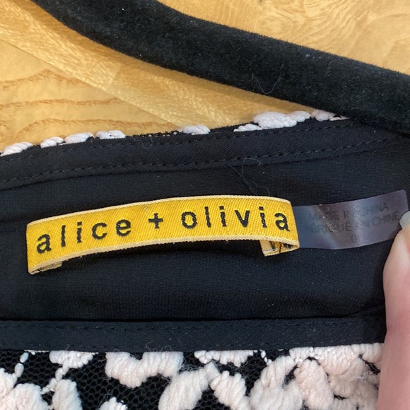 Alice + Olivia Khloe Open Back Lace Pattern Mini Dress Size 0 - Picture 13 of 16